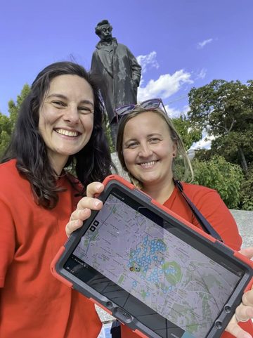 Tablet running a Treasure Hunt game, Cesky Krumlov