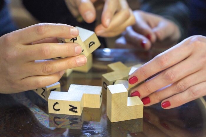The Awesome Escape Rooms. Which Topics Are the Most Popular?